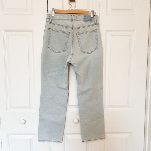 Abercrombie - Ultra High Rise Ankle Straight Jean - 28 / 6 - Picture 5 of 9
